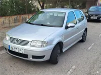 Usado VW Polo Trendline 75 CV (55 kW) 2001 Gris / plata Berlina