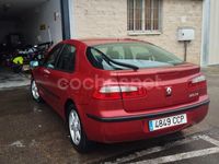Usado Renault Laguna II Dynamique 120 CV (88 kW) 2004 Granate Berlina