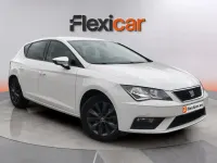 Usado Seat Leon Style 130 CV (95 kW) 2019 Blanco Berlina