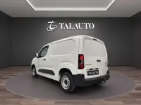 Usado Citroën Berlingo Feel 102 CV (75 kW) 2021 Blanco Monovolumen