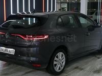 Usado Renault Mégane IV Business 115 CV (84 kW) 2022 Gris / plata Berlina