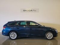 Usado Skoda Octavia Ambition 110 CV (80 kW) 2023 Color azul Familiar