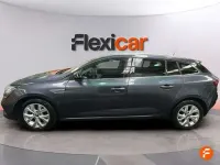 Usado Renault Mégane GrandTour Business 140 CV (102 kW) 2018 Gris Familiar