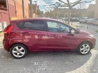Usado Ford Fiesta Trend 90 CV (66 kW) 2009 Granate Utilitario