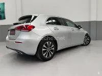 Usado Mercedes A180 116 CV (85 kW) 2020 Gris / plata Berlina