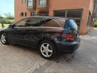 Usado Mercedes R320 224 CV (164 kW) 2007 Azul Monovolumen