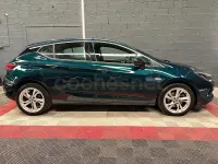 Usado Opel Astra Selective 110 CV (80 kW) 2016 Verde Berlina