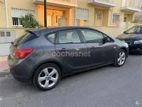 Usado Opel Astra Selective 95 CV (69 kW) 2012 Negro Berlina