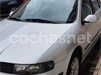Usado Seat Leon Stella 90 CV (66 kW) 2003 Gris / plata Utilitario