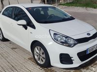 Usado Kia Rio 84 CV (61 kW) 2017 Blanco Berlina