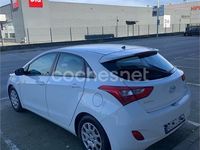 Usado Hyundai i30 90 CV (66 kW) 2015 Blanco Berlina
