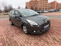 Usado Peugeot 5008 Premium 150 CV (110 kW) 2010 Gris / plata Monovolumen