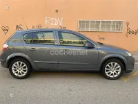 Usado Opel Astra Elegance 105 CV (77 kW) 2004 Gris / plata Berlina