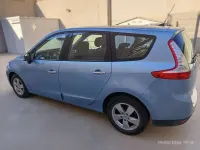 Usado Renault Scénic III Dynamique 106 CV (77 kW) 2010 Azul Monovolumen
