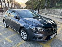 Usado Renault Mégane IV Zen 140 CV (102 kW) 2018 Gris / plata Berlina