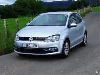 Usado VW Polo Advance 90 CV (66 kW) 2016 Gris / plata Berlina