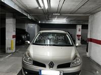Usado Renault Clio II 85 CV (62 kW) 2006 Beige Berlina