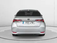 Usado Toyota Corolla Business Edition 122 CV (89 kW) 2021 Gris / plata Berlina