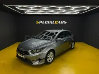 Usado Kia Ceed 100 CV (73 kW) 2022 Gris / plata Utilitario