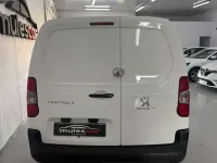 Usado Peugeot Partner S 102 CV (75 kW) 2021 Blanco Monovolumen