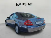 Usado Mercedes E320 Elegance 224 CV (164 kW) 2006 Azul Berlina
