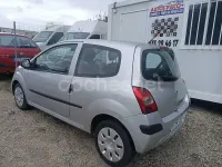 Usado Renault Twingo Authentique 60 CV (44 kW) 2008 Gris / plata Utilitario