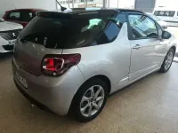 Usado DS Automobiles DS3 Style 99 CV (72 kW) 2018 Gris / plata Berlina