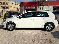 Käytetty VW Golf VII Advance 105 HP (77 kW) 2014 Valkoinen Sedan