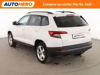 Usado Skoda Karoq Ambition 150 CV (110 kW) 2021 Blanco SUV