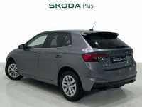 Usado Skoda Fabia Selection 95 CV (69 kW) 2024 Gris Utilitario