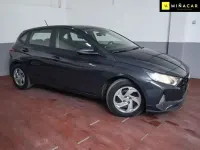 Usado Hyundai i20 101 CV (74 kW) 2023 Gris Utilitario