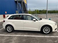 Käytetty Audi A3 Attraction 105 HP (77 kW) 2014 Valkoinen Sedan