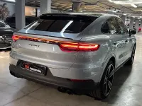 Usado Porsche Cayenne 440 CV (323 kW) 2020 Gris / plata SUV