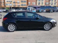 Usado Opel Astra Sport 110 CV (80 kW) 2011 Negro Utilitario