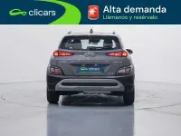 Usado Hyundai Kona 105 CV (77 kW) 2022 Gris SUV
