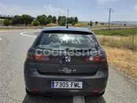 Usado Seat Ibiza 100 CV (73 kW) 2007 Gris / plata Utilitario