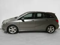 Usado Mercedes B180 109 CV (80 kW) 2012 Gris Utilitario