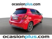 Usado Toyota Yaris Advance 90 CV (66 kW) 2015 Rojo Utilitario