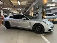 Usado Porsche Panamera 4S Diesel 422 CV (310 kW) 2019 Gris / plata Utilitario