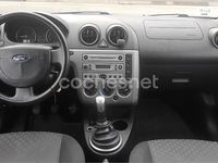 Usado Ford Fiesta 80 CV (58 kW) 2005 Gris / plata Utilitario