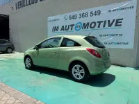Usado Opel Corsa 90 CV (66 kW) 2009 Verde Utilitario