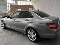Usado Mercedes C200 Avantgarde 136 CV (100 kW) 2011 Gris / plata Berlina
