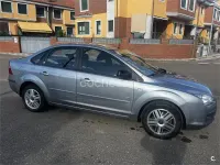 Usado Ford Focus Ghia 109 CV (80 kW) 2005 Gris / plata Berlina