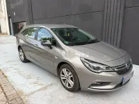Usado Opel Astra Excellence 110 CV (80 kW) 2017 Gris / plata Familiar