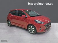 Usado Hyundai i10 66 CV (48 kW) 2023 Rojo Utilitario