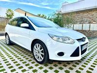 Usado Ford Focus Trend 95 CV (69 kW) 2012 Blanco Familiar
