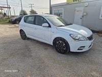 Begagnad Kia Ceed Plus 115 HK (84 kW) 2012 Vit Halvkombi