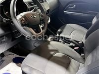 Usado Kia Rio 84 CV (61 kW) 2017 Negro Berlina