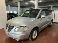 Usado SsangYong Rodius Limited 165 CV (121 kW) 2005 Gris Monovolumen