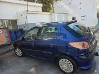 Usado Peugeot 206 70 CV (51 kW) 2004 Azul Berlina